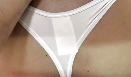 Busty Cutie wird kostenlose handy pornofilme von einem blonden Mann im Freien gefickt