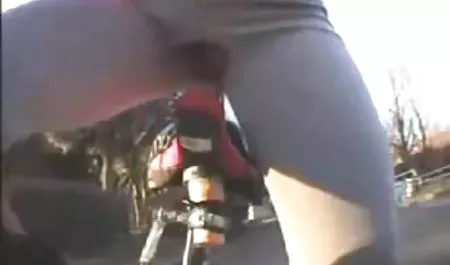 4. Rothaarige amateur sexfilm Frau mit beeindruckenden Formen braucht Geld