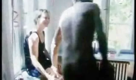 Cuckold drehte sich um, weil er seine Freundin betrogen kostenloser hardcoresex hatte