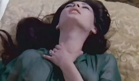 Küchenfick mit der schönen Brünetten Eva gratis film erotik Lovia