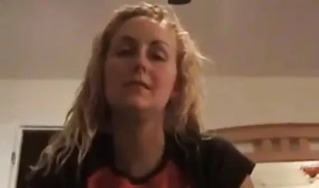 Extremer Deepthroat von einem süßen Mädchen deutsche sexmovies