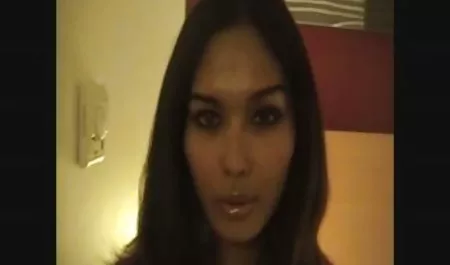 Wunderschöne rothaarige Teen deutsche sexmovies Samantha