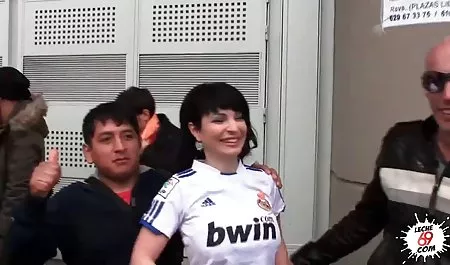 Gefälschte Herberge sexy mexikanische fickt einen großen gratis fickfilme Schwanz, während ein Freund schläft